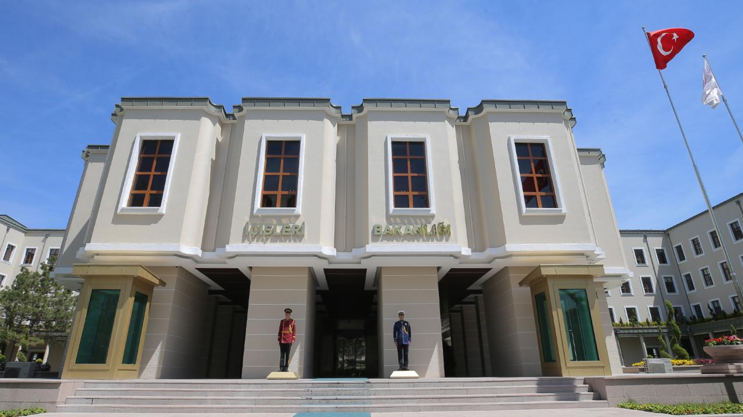 CHP'li beş belediye başkanı görevden uzaklaştırıldı